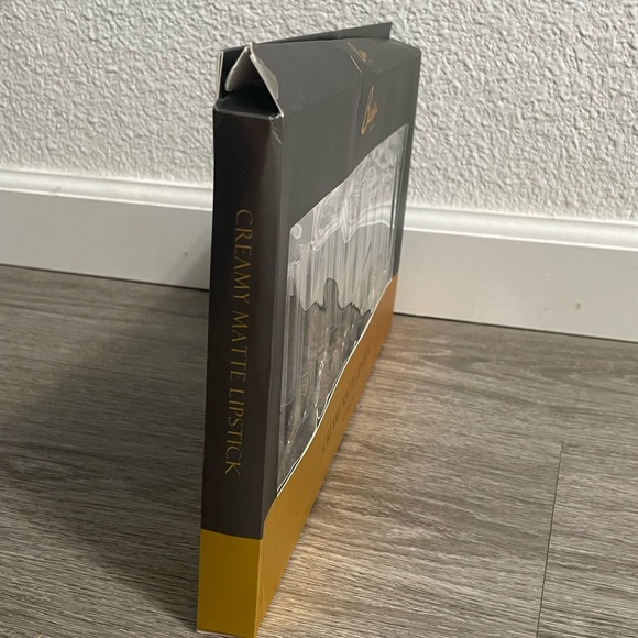 Women’s lipstick variety pack - Picture 3 of 3